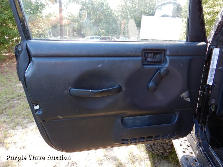 image for item DM6434 2004 Jeep Wrangler  SUV