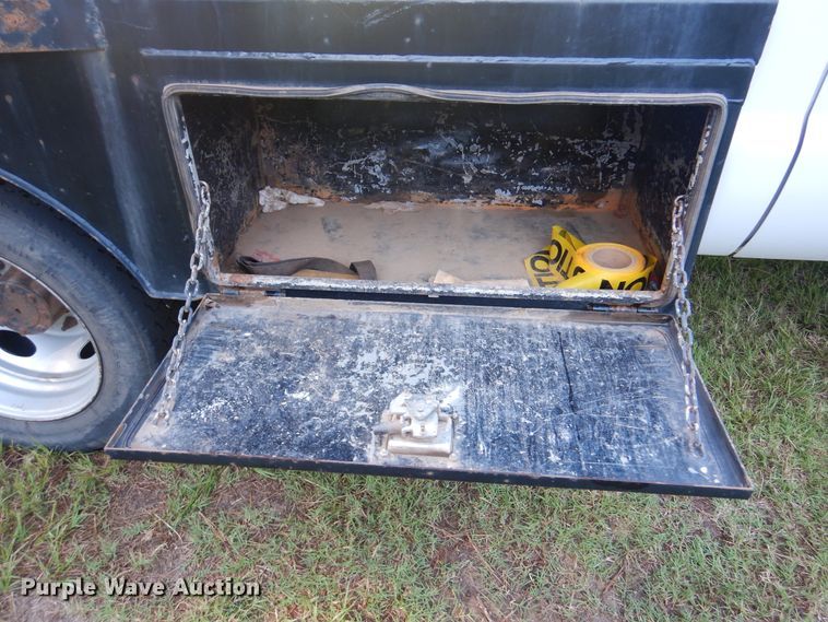 image for item DM6435 2014 Ford F450 Super Duty  Crew Cab flatbed truck