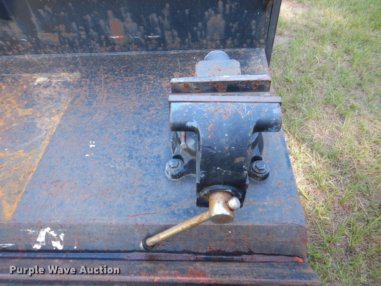 image for item DM6435 2014 Ford F450 Super Duty  Crew Cab flatbed truck