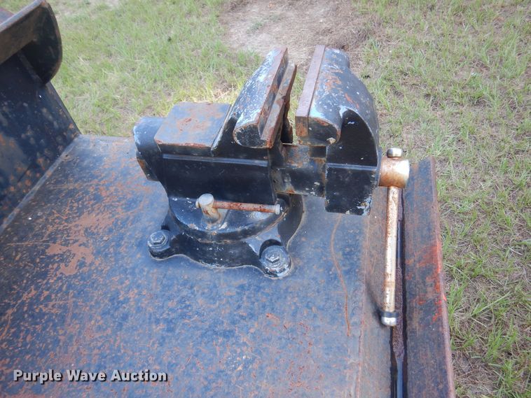 image for item DM6435 2014 Ford F450 Super Duty  Crew Cab flatbed truck