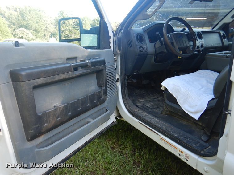 image for item DM6435 2014 Ford F450 Super Duty  Crew Cab flatbed truck