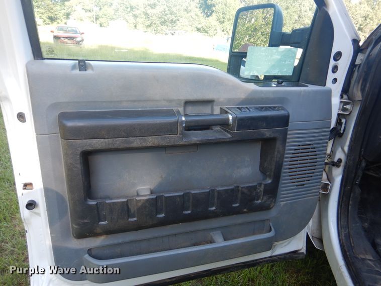 image for item DM6435 2014 Ford F450 Super Duty  Crew Cab flatbed truck