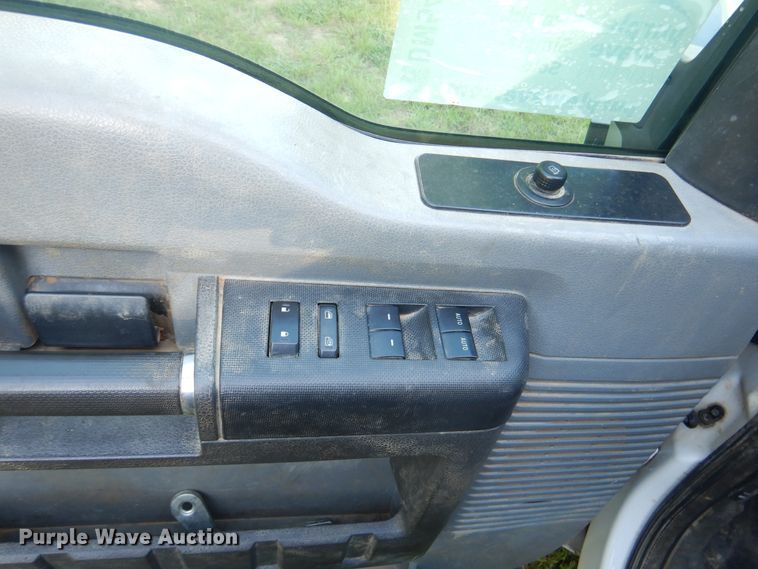 image for item DM6435 2014 Ford F450 Super Duty  Crew Cab flatbed truck