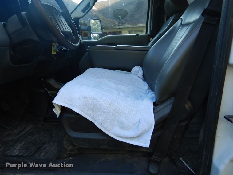 image for item DM6435 2014 Ford F450 Super Duty  Crew Cab flatbed truck