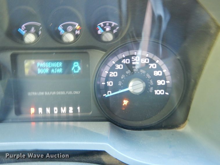 image for item DM6435 2014 Ford F450 Super Duty  Crew Cab flatbed truck