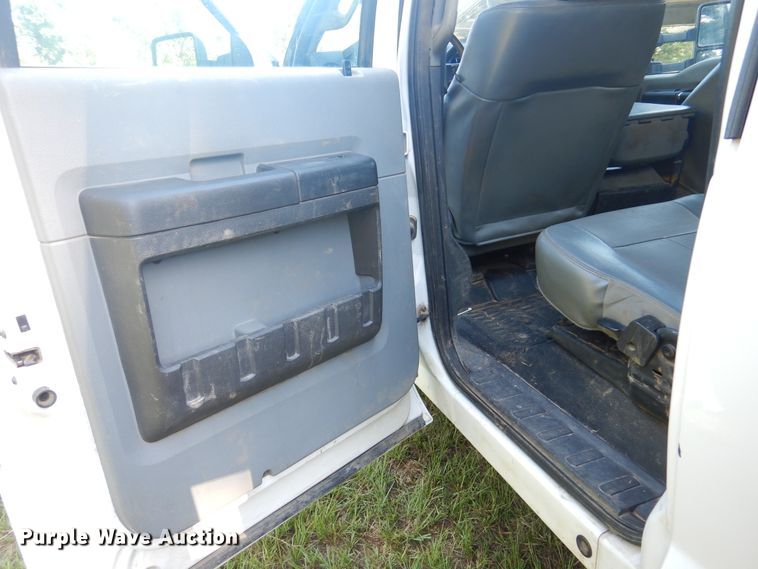 image for item DM6435 2014 Ford F450 Super Duty  Crew Cab flatbed truck