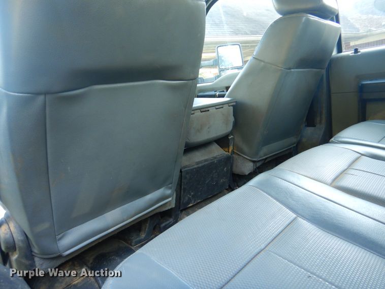 image for item DM6435 2014 Ford F450 Super Duty  Crew Cab flatbed truck