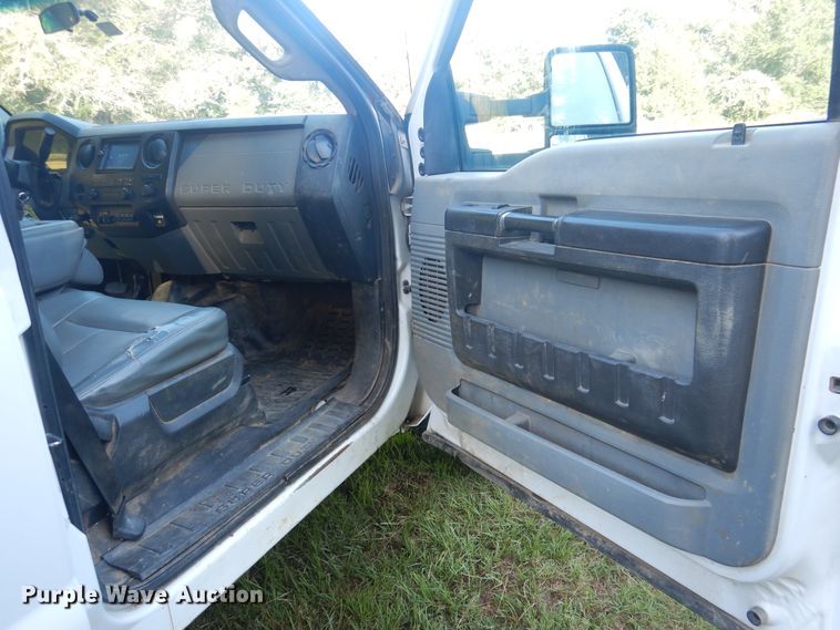 image for item DM6435 2014 Ford F450 Super Duty  Crew Cab flatbed truck