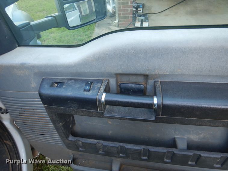 image for item DM6435 2014 Ford F450 Super Duty  Crew Cab flatbed truck