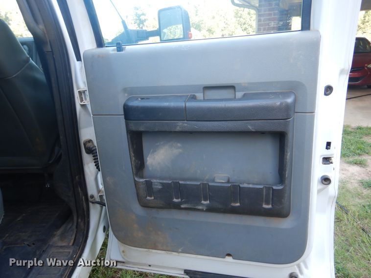 image for item DM6435 2014 Ford F450 Super Duty  Crew Cab flatbed truck