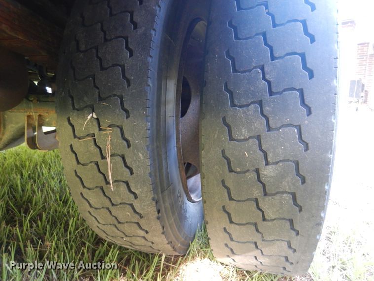 image for item DM6435 2014 Ford F450 Super Duty  Crew Cab flatbed truck