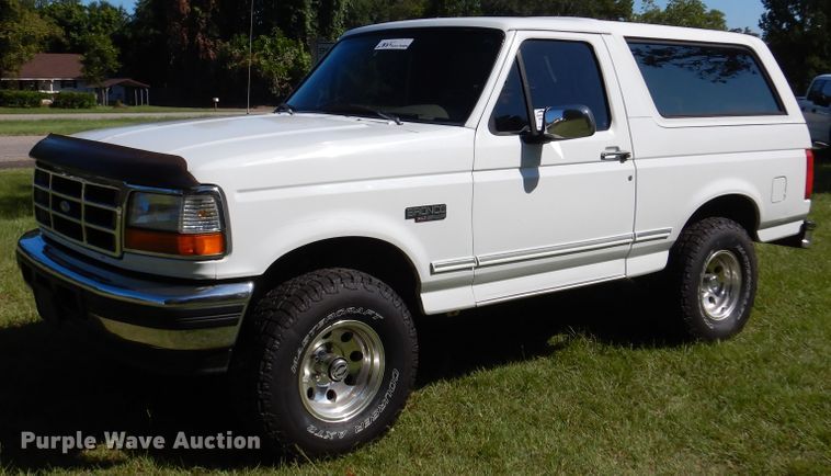 image for item DM6437 1996 Ford Bronco XLT  SUV