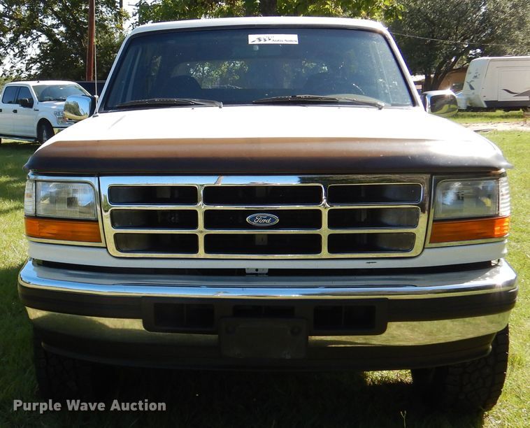 image for item DM6437 1996 Ford Bronco XLT  SUV