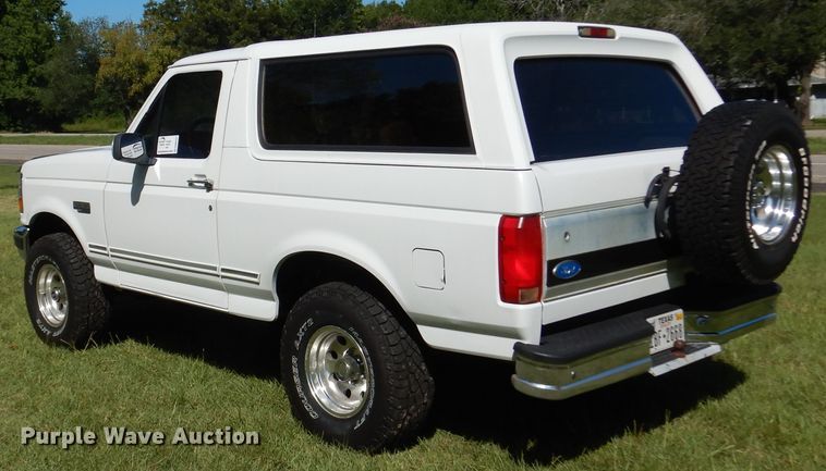 image for item DM6437 1996 Ford Bronco XLT  SUV