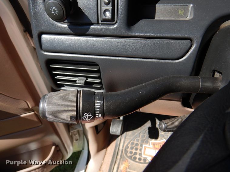 image for item DM6437 1996 Ford Bronco XLT  SUV