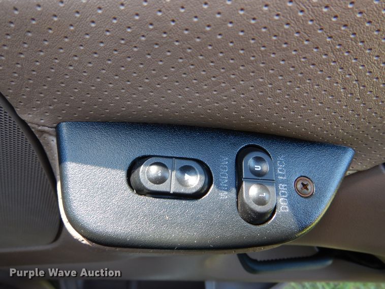 image for item DM6437 1996 Ford Bronco XLT  SUV