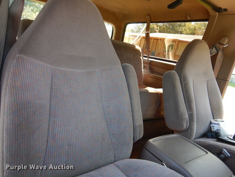 image for item DM6437 1996 Ford Bronco XLT  SUV