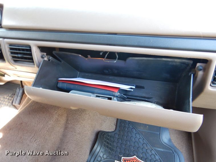 image for item DM6437 1996 Ford Bronco XLT  SUV