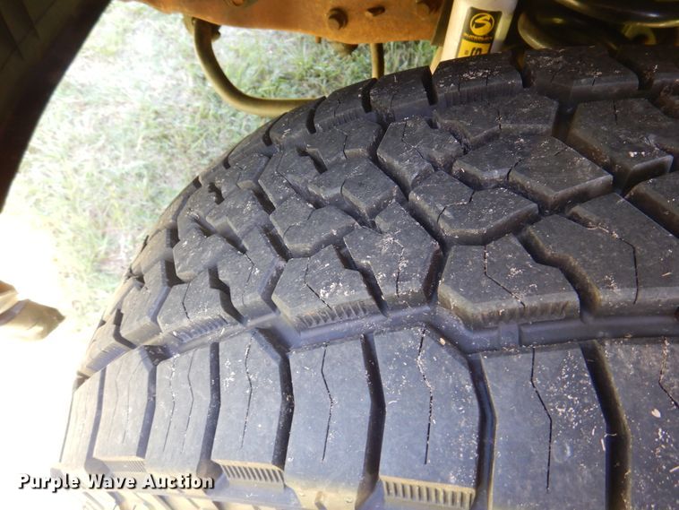 image for item DM6437 1996 Ford Bronco XLT  SUV