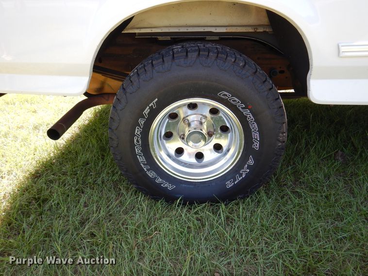 image for item DM6437 1996 Ford Bronco XLT  SUV