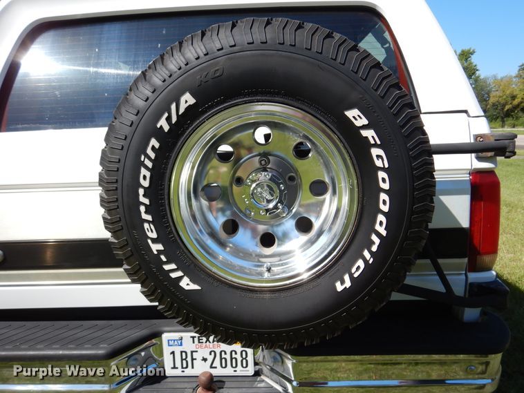 image for item DM6437 1996 Ford Bronco XLT  SUV