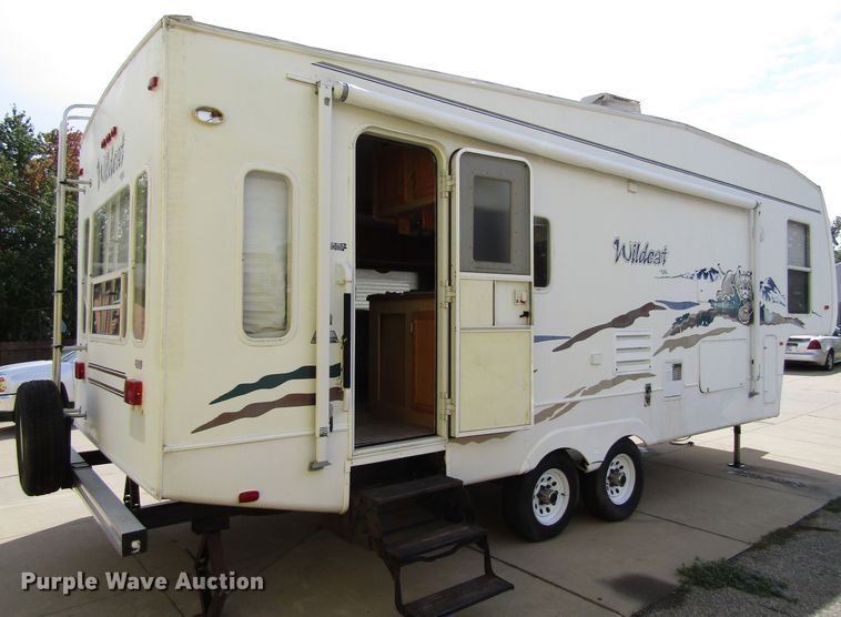 image for item EV9311 2004 Wildcat  camper