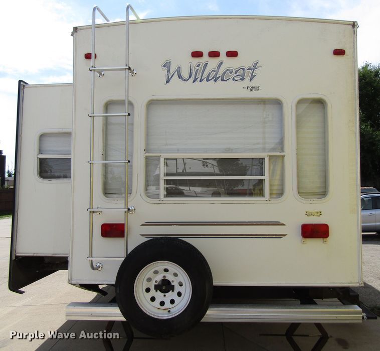 image for item EV9311 2004 Wildcat  camper