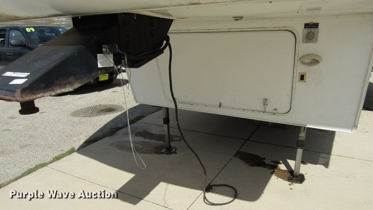 image for item EV9311 2004 Wildcat  camper