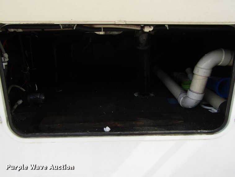 image for item EV9311 2004 Wildcat  camper