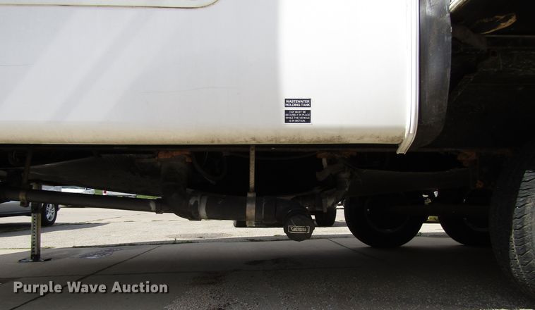 image for item EV9311 2004 Wildcat  camper