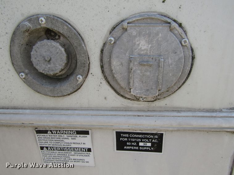 image for item EV9311 2004 Wildcat  camper