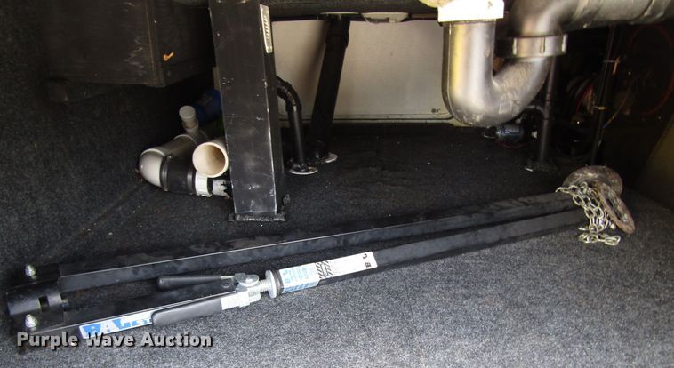 image for item EV9311 2004 Wildcat  camper