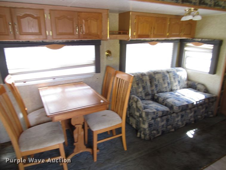 image for item EV9311 2004 Wildcat  camper