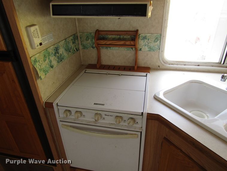 image for item EV9311 2004 Wildcat  camper