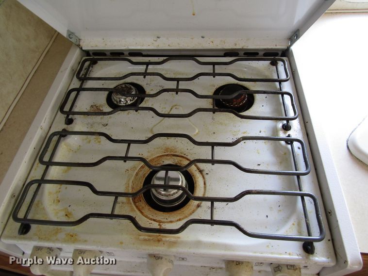 image for item EV9311 2004 Wildcat  camper