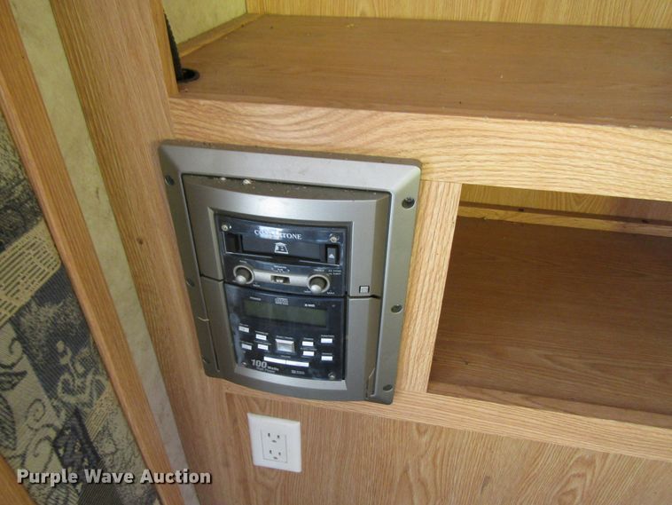 image for item EV9311 2004 Wildcat  camper