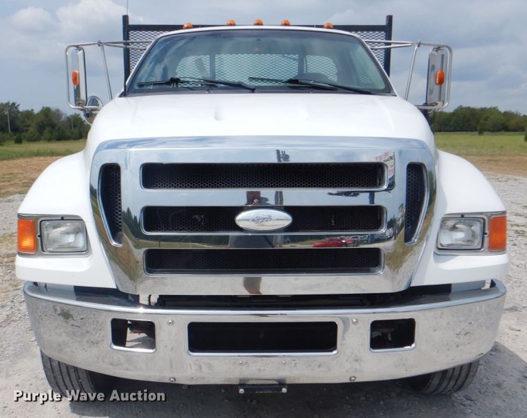 image for item HT9421 2006 Ford F650 Super Duty XLT  flatbed truck