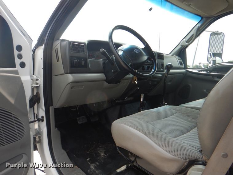 image for item HT9421 2006 Ford F650 Super Duty XLT  flatbed truck