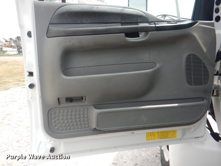 image for item HT9421 2006 Ford F650 Super Duty XLT  flatbed truck