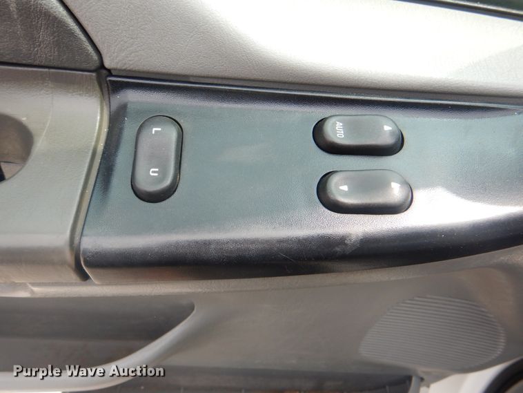 image for item HT9421 2006 Ford F650 Super Duty XLT  flatbed truck