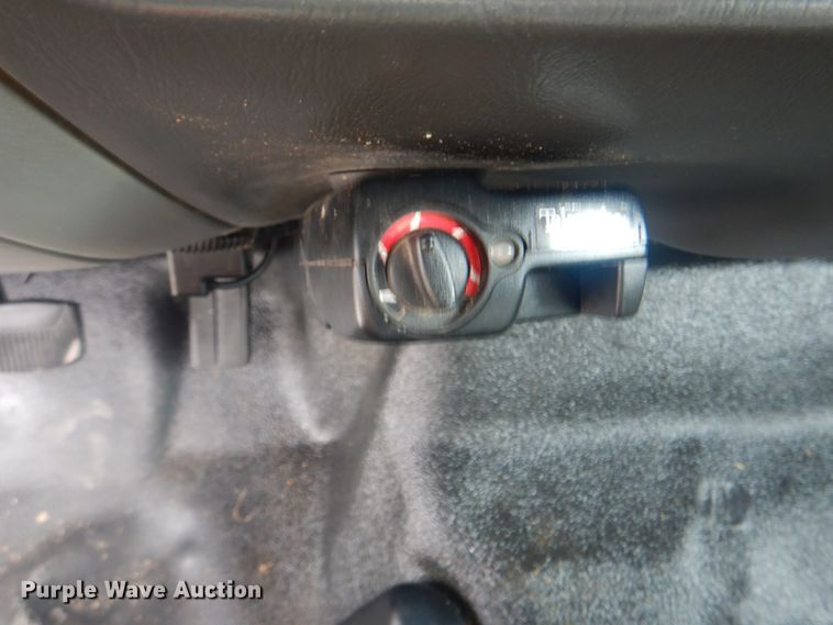 image for item HT9421 2006 Ford F650 Super Duty XLT  flatbed truck