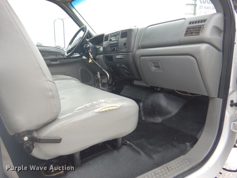 image for item HT9421 2006 Ford F650 Super Duty XLT  flatbed truck