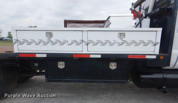 image for item HT9421 2006 Ford F650 Super Duty XLT  flatbed truck