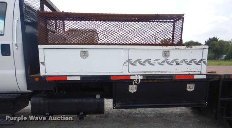 image for item HT9421 2006 Ford F650 Super Duty XLT  flatbed truck
