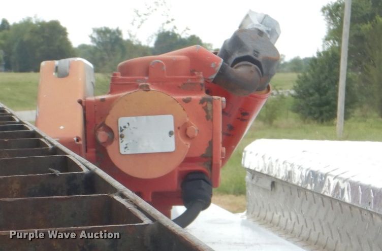 image for item HT9421 2006 Ford F650 Super Duty XLT  flatbed truck