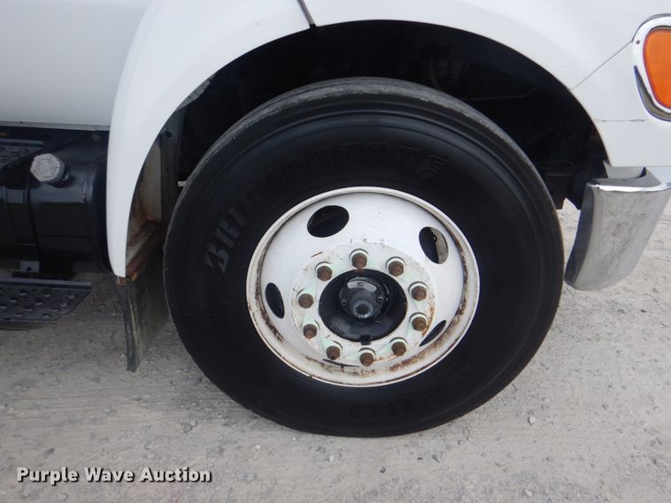 image for item HT9421 2006 Ford F650 Super Duty XLT  flatbed truck