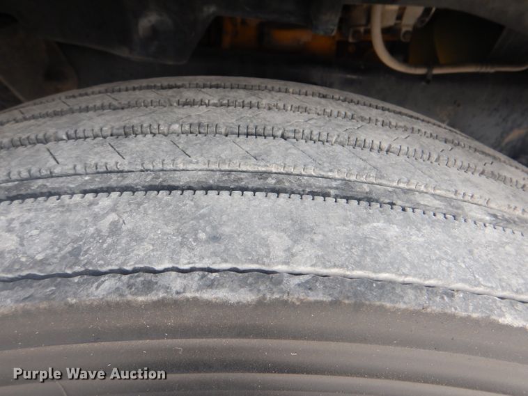 image for item HT9421 2006 Ford F650 Super Duty XLT  flatbed truck