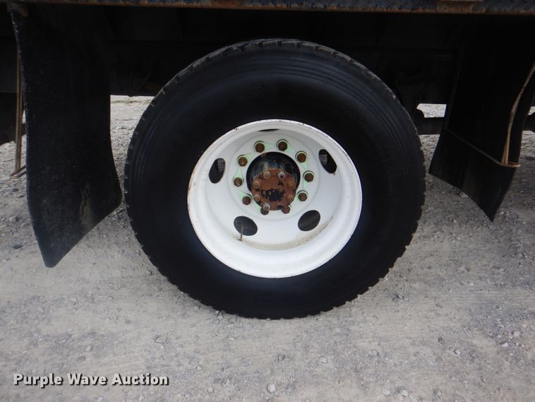 image for item HT9421 2006 Ford F650 Super Duty XLT  flatbed truck