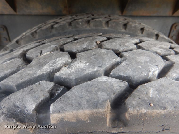 image for item HT9421 2006 Ford F650 Super Duty XLT  flatbed truck