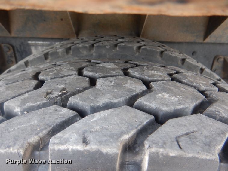 image for item HT9421 2006 Ford F650 Super Duty XLT  flatbed truck